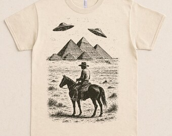 Pyramids Western Cowboy UFO-T-Shirt, Unisex-Erwachsen-Grafik-T-Shirt, lustiges Weirdcore-Shirt, Meme-Oberteil, ästhetisches T-Shirt, Cowboy-Alien-beunruhigtes Shirt