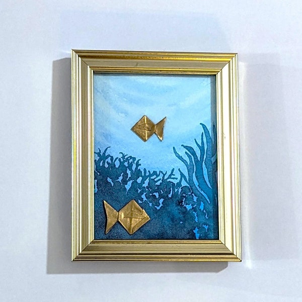 Petit cadre origami or et aquarelle, cadre doré, poissons or sur fond d'océan et algues, création originale unique, cadeau décoration