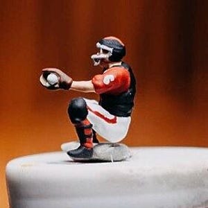 1/87 Scale Miniature Figure Baseball Catcher | Softball Player for Diorama | Small Statue 1:87 HO