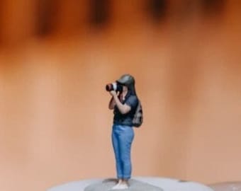 MagiDeal Figurine Miniature Fille 1/64 – 2,7 Cm, Résine, Décoration Et Photo De Scènes Miniatures