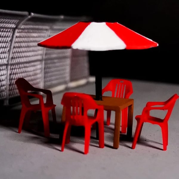 1:64 Plastic Chair With Garden Table | Outdoor Table | Bistro Table Miniature Figure Diorama