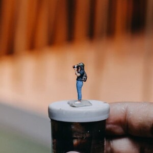 1/87 Scale Miniature Figure Photographer Girl | Woman Taking Picture | Event Photographer for Diorama | Small Statue 1:87 HO Figure image 4