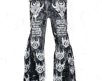 Ręcznie robione, niestandardowe, rozszerzane dżinsy z naszywkami, punkowe, gotyckie, rockowe, emo, czarne, altowe, workowate, cybernetyczne, skorupowe, oczy, plemienne, rave, fantasy, larp.