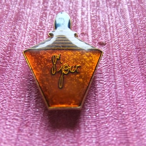 Pin Lapel Pin Perfume 8 ème jour Yves Rocher Perfume, Collector