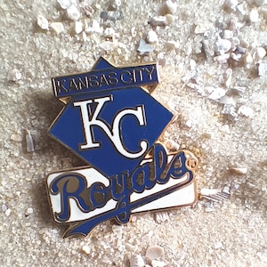 Pin de solapa KANSAS CITY ROYALS Béisbol Deporte Fan Artículo Coleccionista de los años 90 imagen 1