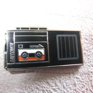 PIN Anstecknadel Kassettenrecorder, Lootcrate Investigate, 2017, Sammler