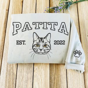 1st Fathers Day - Custom Embroidered Pet Shirt - Personalized Cat Sweatshirt - Dog Hoodie - Gift For Cat Lover - Birthday Gift For Dad, Mom