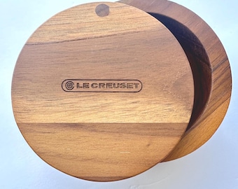 Le Creuset Teak Wood Salt Pot, Round Wooden Salt Cellar with Lid, Kitchen Counter Salt Keeper, Farmhouse Kitchen Decor, Gift for Cook