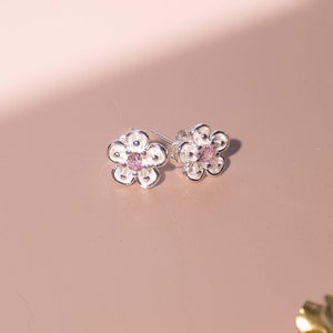 Pendientes de flores de cobre bañados en plata 925 de Sakura, pendientes de flores de plata, pendientes de dama de honor de plata de Sakura, elegantes joyas florales