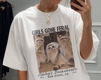Girls Gone Feral drôle vintage raton laveur photo Bachelorette confort couleurs chemise, sauvage mariée bach party tee
