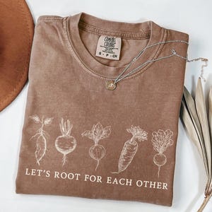 Comfort Colors Root Vegetable T-shirt: Uplifting Garden Tee bild 2