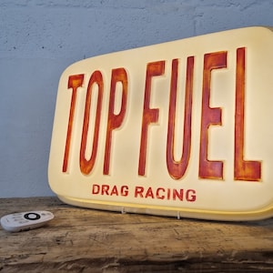Señal de carreras de arrastre de combustible superior. Regalo perfecto para deportes de carreras. Señal luminosa de carreras. Caja de luz de carreras. Letras blancas/rojas.