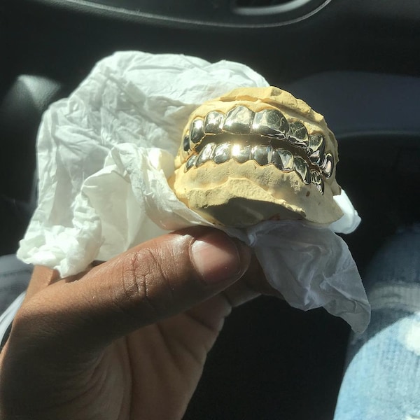 Custom Plain Gold Grillz Yellow, White, Rose High Polish Finish by RAPPORIUM, Outfit for Rappers, Diamond Grillz for Men