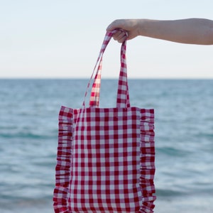 Gingham Totebag/Cotton Totebag/Bolso de mano con volantes hecho a mano/ Bolso de mano con volantes/Tote con volantes sostenible imagen 2