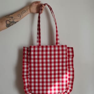 Gingham Totebag/Cotton Totebag/Bolso de mano con volantes hecho a mano/ Bolso de mano con volantes/Tote con volantes sostenible imagen 4