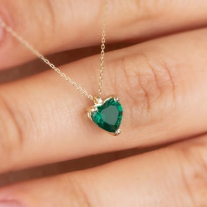 Smaragd Herz Halskette 14K Solid Gold, Mai Birthstone Schmuck, Herz Liebe Halskette, Perfektes Geschenk für Muttertag oder Chrisrmas oder Valentines