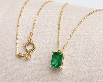 Rectangle 14K Solid Gold Emerald Necklace, Rectangle Emerald Necklace, Birthstone Necklace, Perfect Gift for Mother's Day