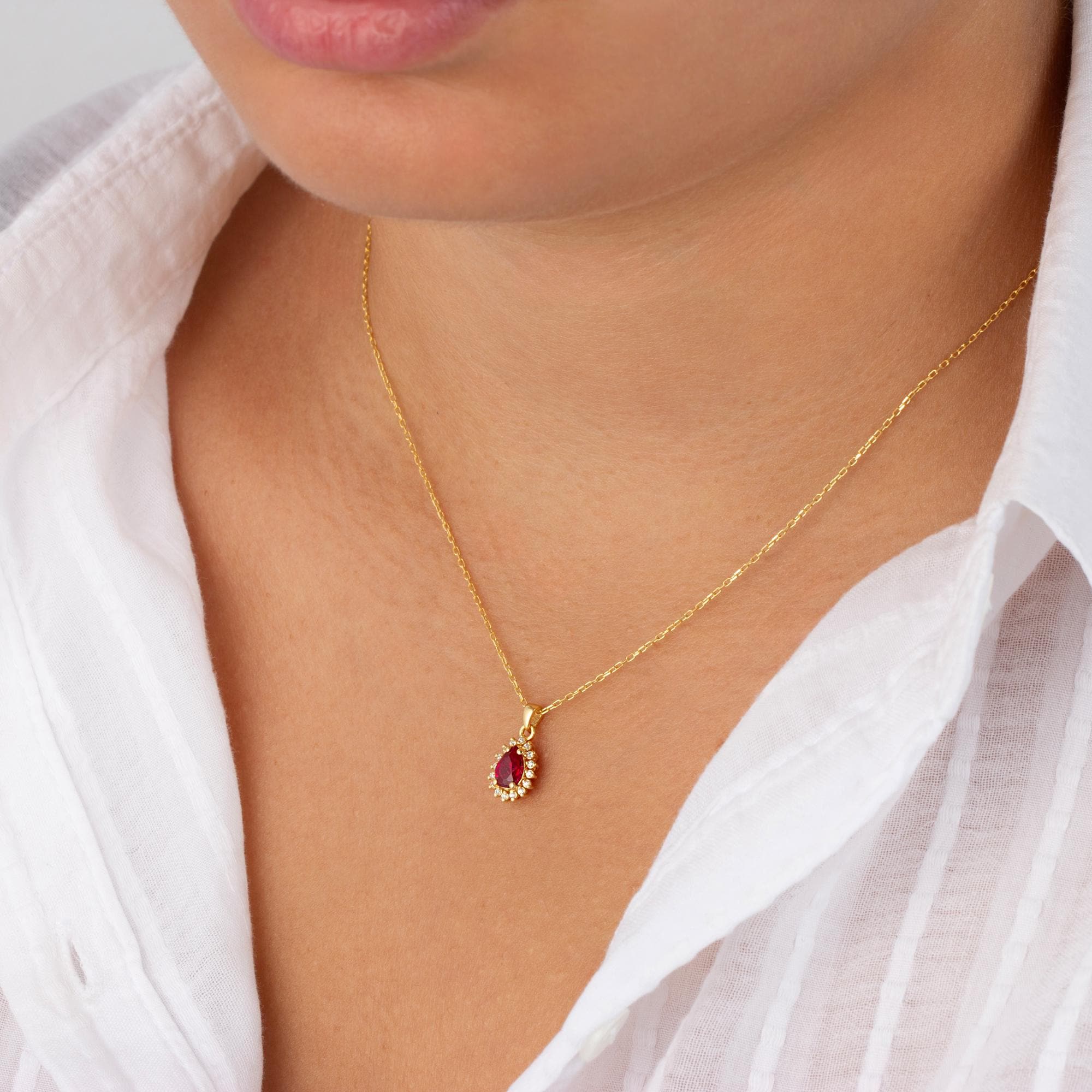 Collier Pendentif Goutte En Or 10 Carats Avec Rubis Naturel Et Diamants - Longueur 18", Pierre En Forme De Poire