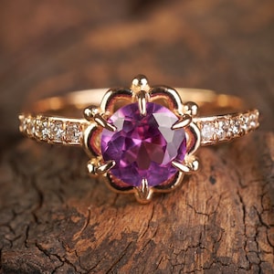 Unique Vintage Alexandrite Engagement Ring, Solid Gold Moissanite Engagement Ring, 18K Statement Ring, Wedding Ring, Dainty Bridal Ring