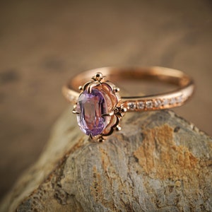 Vintage alexandrite diamond solid gold ring side view. Unique vintage color changing alexandrite ring. Solid gold diamond engagement Ring, 8K Solid gold moissanite ring. Ethical diamond dainty bridal ring side view, Tali Jewelry Ring