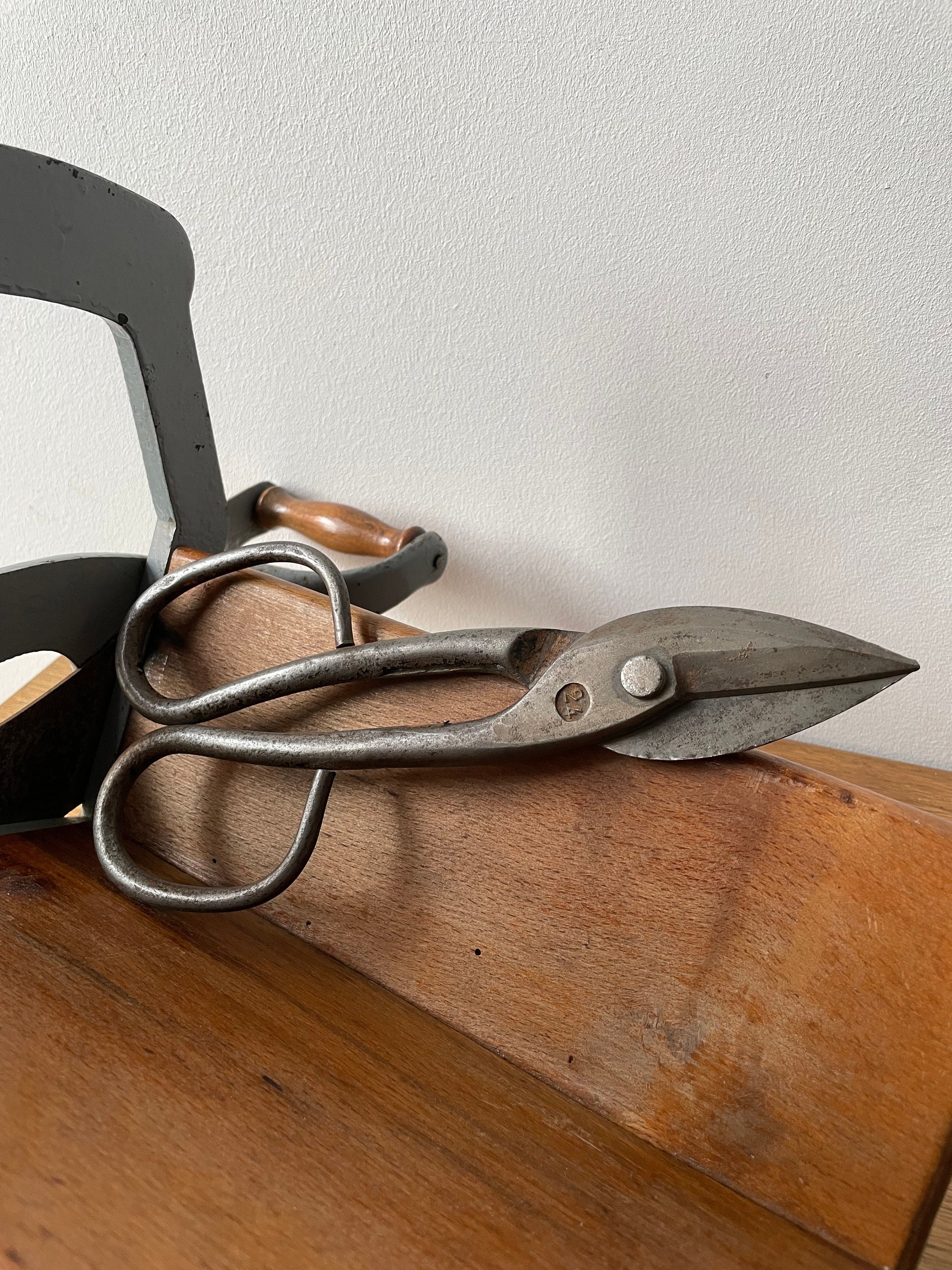 Vintage Pair of Carpet or Upholsterer's Industrial Shears by Wiss