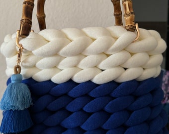 Chunky knit bag “Santorini” with bamboo handle and tassel
