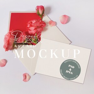 Maquette de carte de voeux vierge PSD pour objet intelligent paysage A6/A5 - Modèle de carte de Saint-Valentin Flatlay/ maquette de papeterie de mariage roses roses