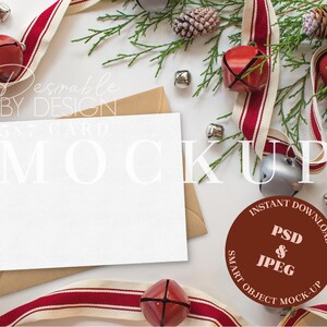 5 x 7 liggend lint en bellen PSD Smart Object-kaartmodel, blanco wenskaart, Kerstmis Feestdagen Flatlay, sjabloon voor briefpapier