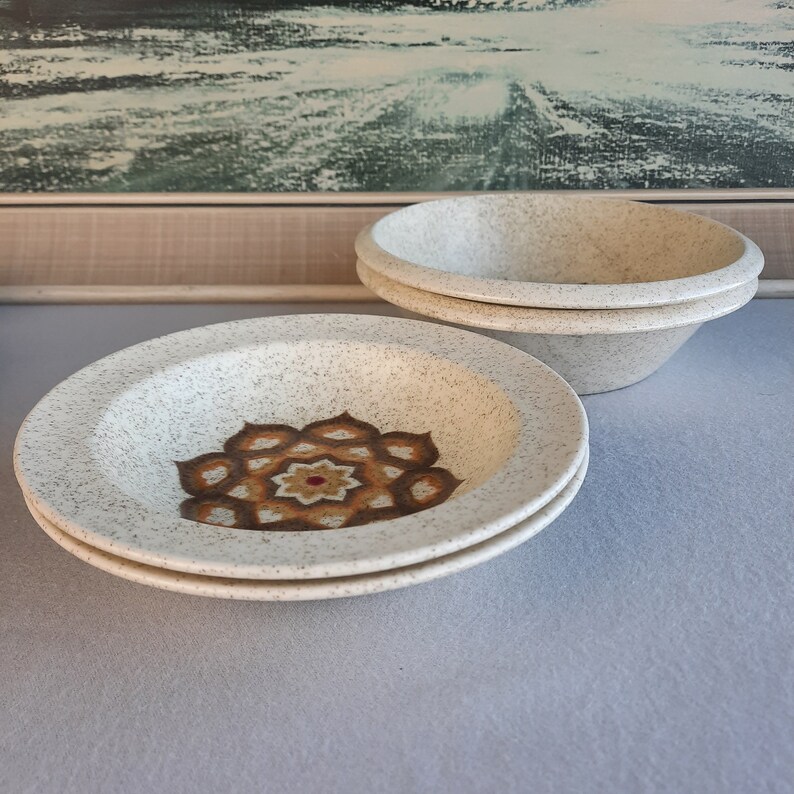 image shows Royal Worcester Palissy Kalabar shallow and deep bowls, and a little dish in 70s geometric design for casual dining