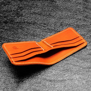 Personalisierte schlanke zweifach gefaltete Ledergeldbörse - 4 Kartenfächer, Bargeldhalter, handgefertigt aus italienischem Leder, perfektes Geschenk für Ihn, Vater, Partner