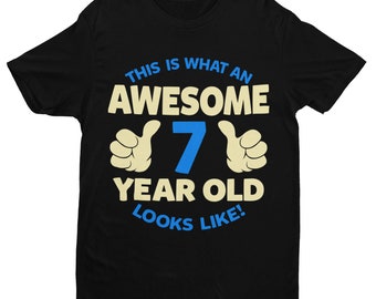 Fantastisk 7-åring födelsedags-T-shirt: Pekande tummar-design