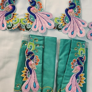 Vrindavan Gaura Nitai Outfit, handgefertigtes besticktes Seidenkleid für Gourang Mahaprabhu Anbetung, kundenspezifische Größen für Anhänger