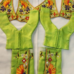Handgefertigtes Gourang Mahaprabhu Outfit, Besticktes Vrindavan Seidenkleid für Gaura Nitai Gottheiten, Perfekt für ISKCON Anhänger und Tempel