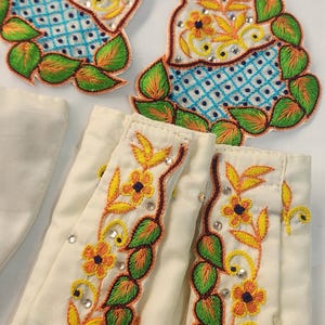 Gaura Nitai besticktes Kleid, handgefertigtes Seidenoutfit für Gourang Mahaprabhu Anbetung, kundenspezifische Größen verfügbar, hergestellt in Holy Vrindavan