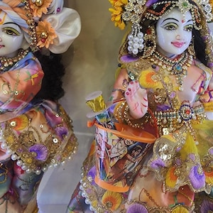 Handgjord 30 cm ISKCON Radha Krishna marmorstoft-idol | Vrindavan-tillverkad Murti | Gudomlig tempeldekor | Tullfritt över hela världen