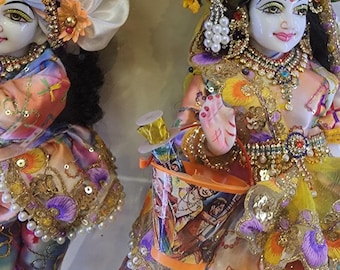 Statua artigianale di Radha Krishna ISKCON da 30 cm in polvere di marmo / Murti realizzata a Vrindavan / Decorazione divina per il tempio / Esente da dazi doganali in tutto il mondo