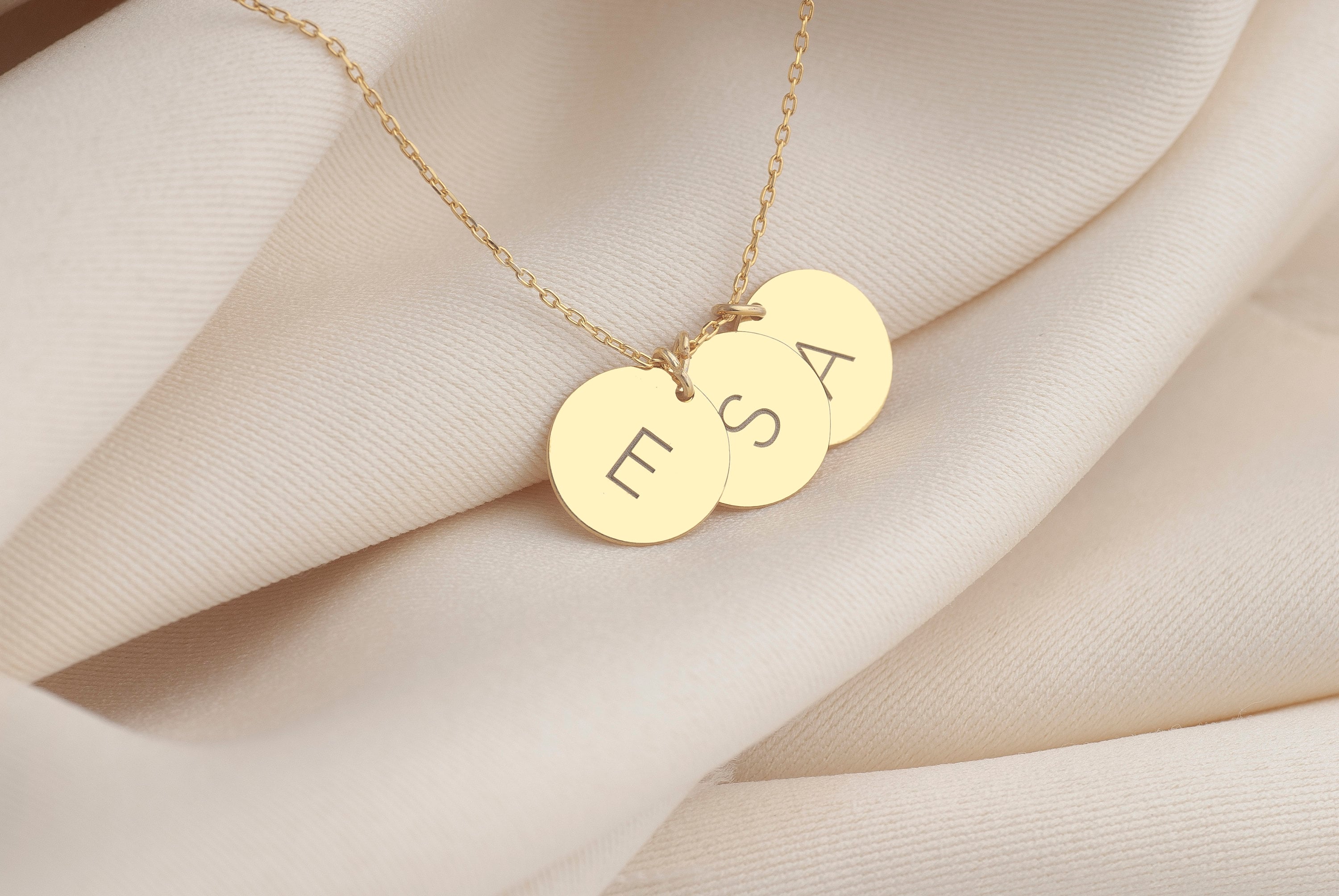 Gold Lula - Reeded Edge Vintage Initial Charm