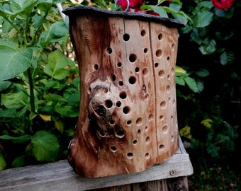 Más que naturaleza y arte, hotel para insectos, ayuda para la anidación de abejas silvestres, casa rústica natural para insectos, madera hecha a mano, funcional y decorativa.