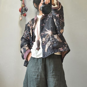 Giacca cinese trapuntata da donna in cotone e lino con stampa vintage e tasche 231913 immagine 10
