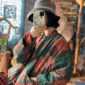 100 Prozent Baumwolle Frauen gesteppte chinesische Jacke mit traditionellem Muster 231709a Bild 3