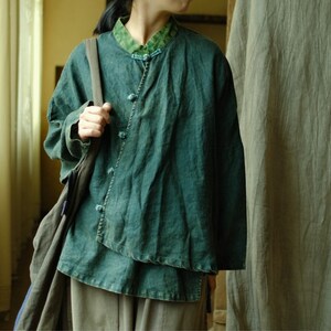 Chemise pour femme de style vintage 100 % lin avec design asymétrique 231340h image 1