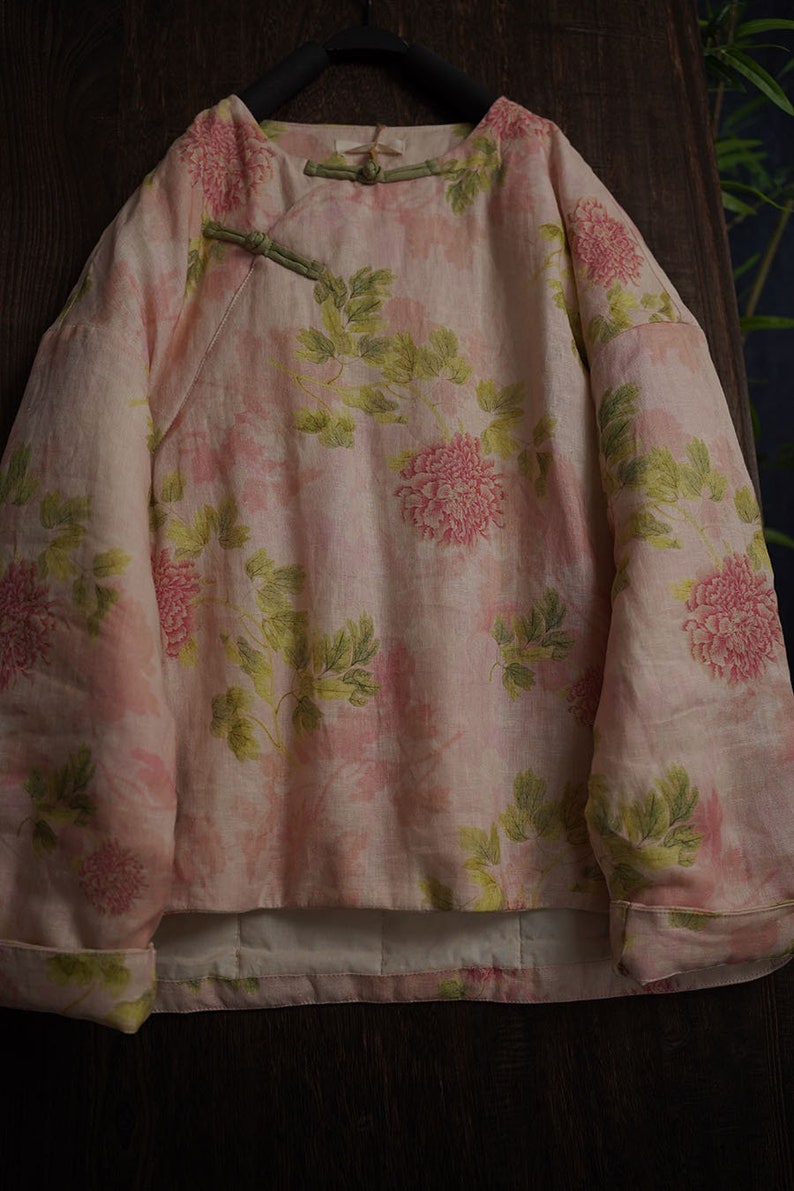 Pull chinois matelassé pour femmes, lin, coton, imprimé floral vintage et boutons chinois traditionnels 2401120w image 4