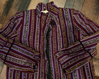 Chaqueta guatemalteca vintage, blazer morado dorado metalizado con ribete de terciopelo.