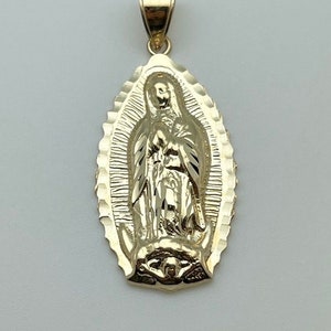 Auténtico oro amarillo de 10K Virgen María Señora Guadalupe, Oro real tallado en diamante Religioso Dama de Guadalupe Charm / Colgante, Regalo de bautismo de oro de 10K