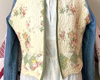 Vintage Quilt Coat Jacket Handmade Size MEDIUM Boho Trendy Quilt Clothing Ladies Medium Jacket Reworked Denim Jacket Sleeves Ladies Upcycled