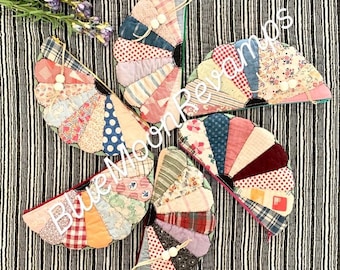 Vintage Quilt Zipper Pouch Vintage Made from a Vintage Dresden Plate Quilt Recycled Farmhouse Quilt