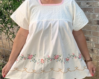 Ladies L/XL Vintage Quilt Top Tunic Top New Twist on Vintage Pattern Slow Fashion Sustainable Fashion Spring/Summer Ladies Top Large/X-large
