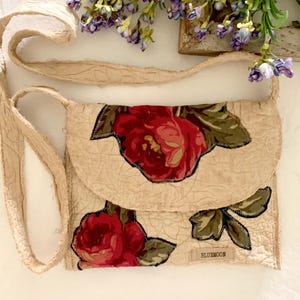 CUTE Over the Shoulder Vintage Quilt Crossbody Bag Patchwork Appliqued Casual Everyday Living Bag ‘LIVE’ Long Shoulder Strap Snap Closure