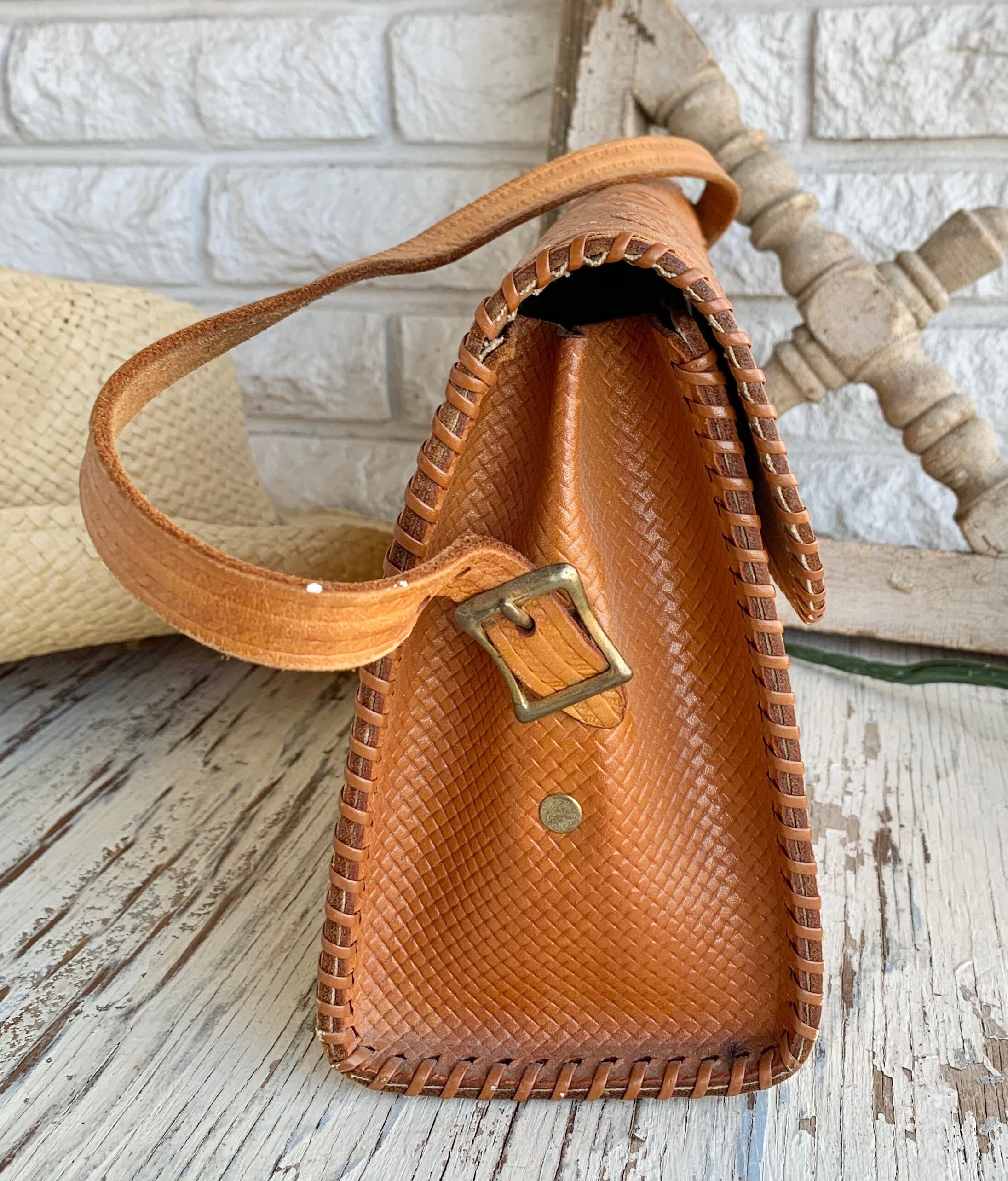 Vintage Tooled Leather Purse/bag Estate Sale Find Light