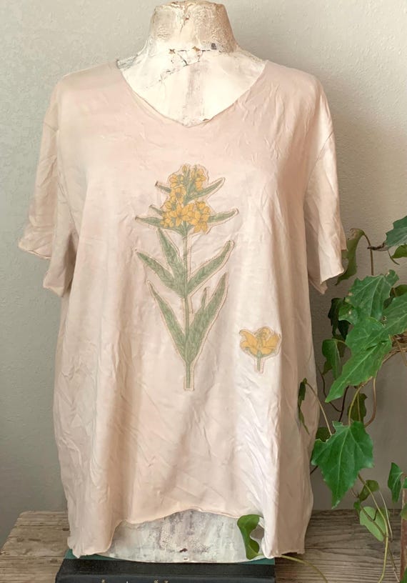 Ladies X-LARGE Upcycled Everyday Casual Tee Botanical Wildflower Motif Spring Summer Daywear Ladies XL t-shirt